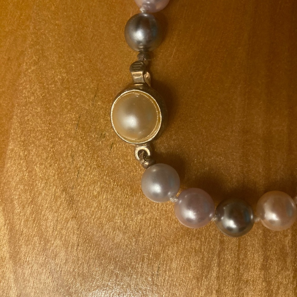 Polished Pearls 🦢 - Picture 3 of 4